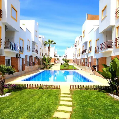 Hsh & Pool * كاباناس تْدي تافيرا